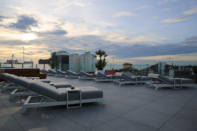 Monaco Suites Hotel Lignano Sabbiadoro Eksteriør bilde