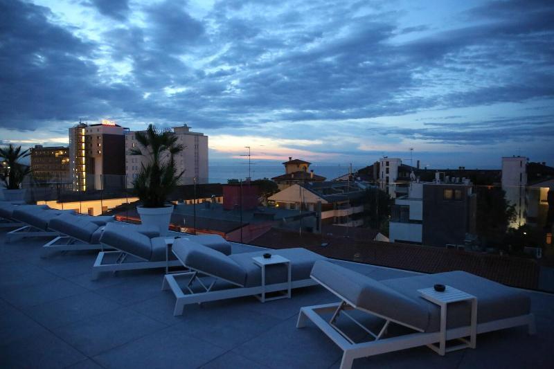Monaco Suites Hotel Lignano Sabbiadoro Eksteriør bilde