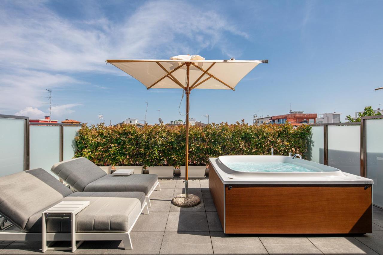 Monaco Suites Hotel Lignano Sabbiadoro Eksteriør bilde