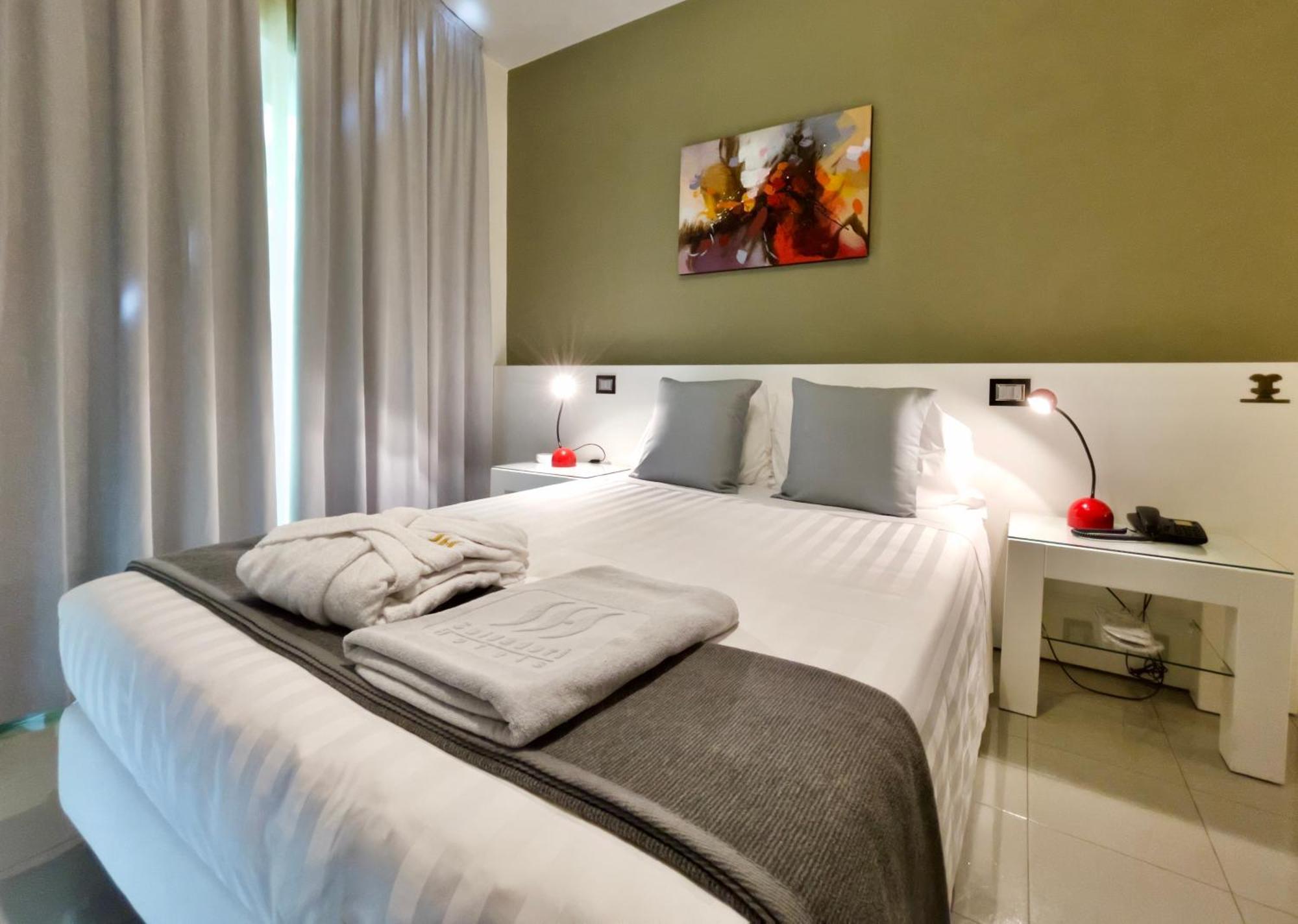 Monaco Suites Hotel Lignano Sabbiadoro Rom bilde