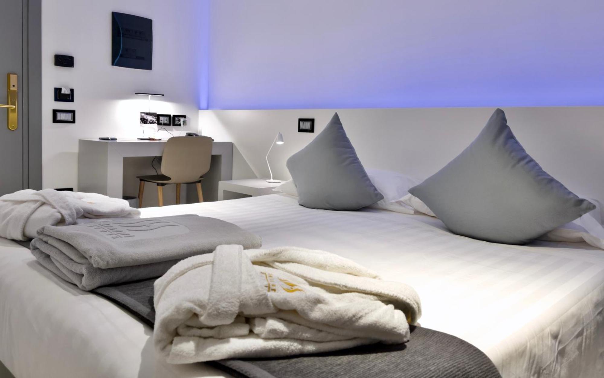 Monaco Suites Hotel Lignano Sabbiadoro Rom bilde